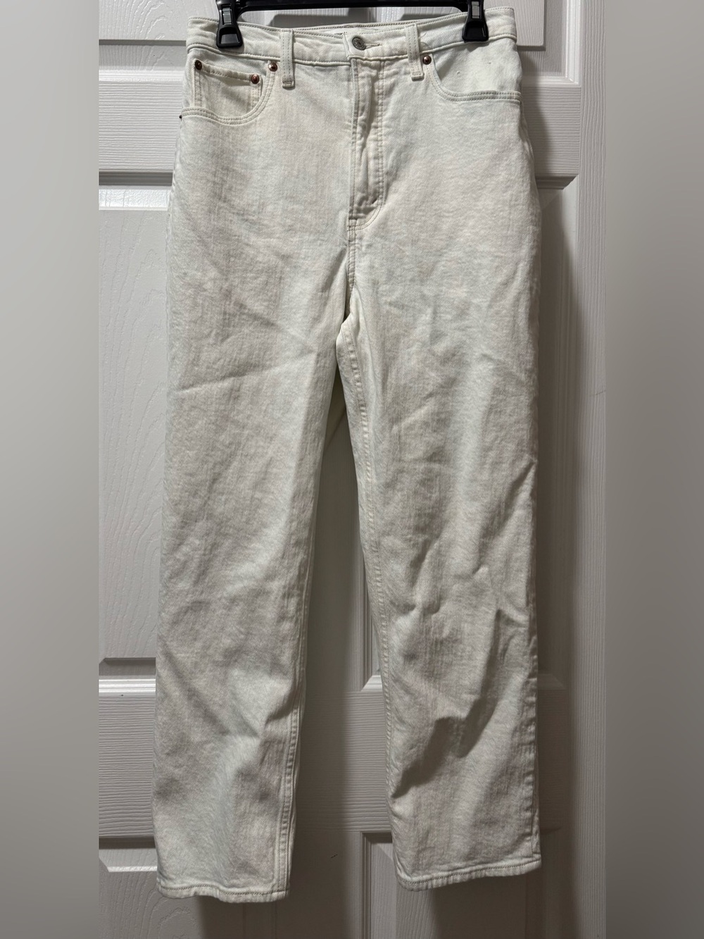 Abercrombie & Fitch Off-White Ankle Straight Ultra High Rise Jeans